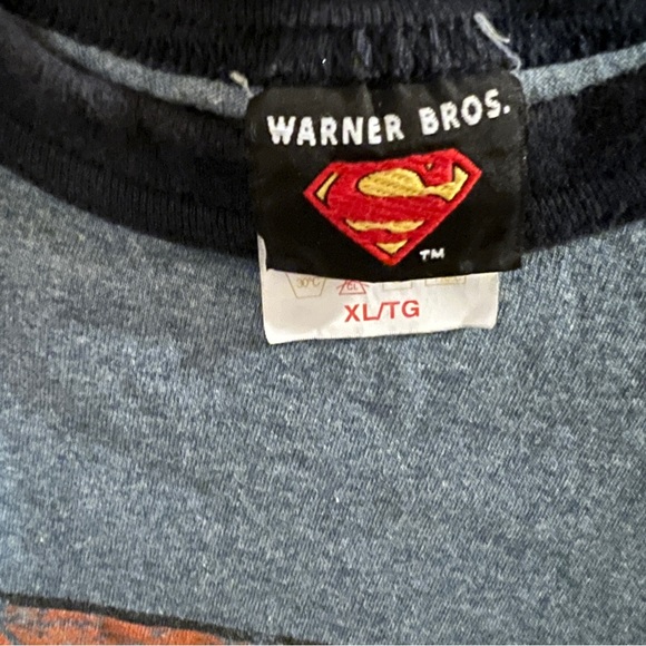 Vintage / Retro Feel Superman T-Shirt - Picture 4 of 7